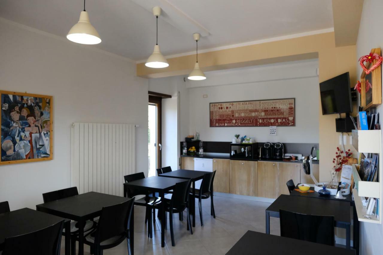 B&B Grandangolo Preturo Eksteriør billede